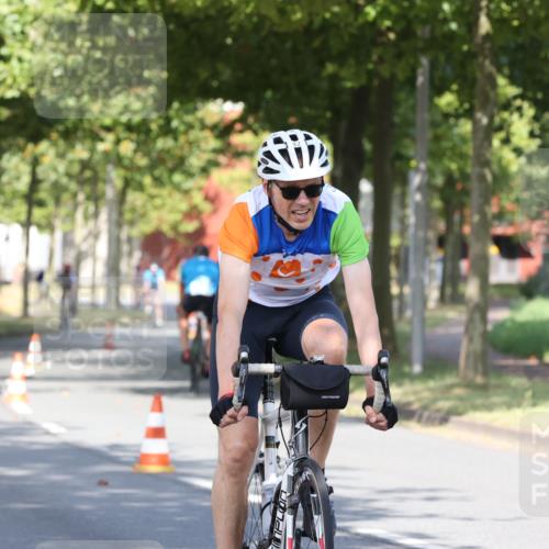 11.08.2024 - GEWOBA Citytriathlon Bremen H.Heesch http://msf.ph/oto/6768452 11.08.2024 10:23:43 Radfahren 17, 21, 32, 35, 70, 74 meine-sportfotos.de