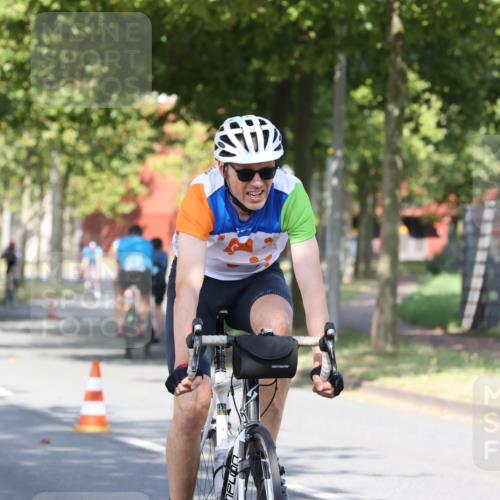 11.08.2024 - GEWOBA Citytriathlon Bremen H.Heesch http://msf.ph/oto/6768453 11.08.2024 10:23:43 Radfahren 17, 21, 32, 35, 70, 74 meine-sportfotos.de