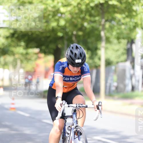 11.08.2024 - GEWOBA Citytriathlon Bremen H.Heesch http://msf.ph/oto/6768454 11.08.2024 10:40:57 Radfahren 15, 32, 49, 55, 69, 80, 98, 109 meine-sportfotos.de