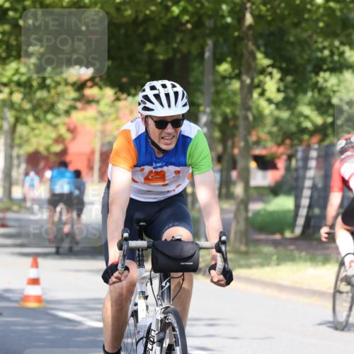 11.08.2024 - GEWOBA Citytriathlon Bremen H.Heesch http://msf.ph/oto/6768455 11.08.2024 10:23:43 Radfahren 17, 21, 32, 35, 70, 74 meine-sportfotos.de