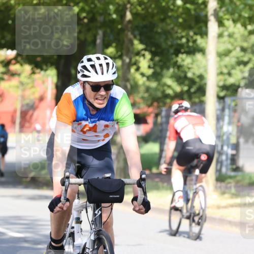 11.08.2024 - GEWOBA Citytriathlon Bremen H.Heesch http://msf.ph/oto/6768459 11.08.2024 10:23:43 Radfahren 17, 21, 32, 35, 70, 74 meine-sportfotos.de