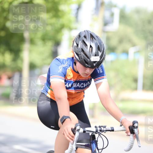 11.08.2024 - GEWOBA Citytriathlon Bremen H.Heesch http://msf.ph/oto/6768464 11.08.2024 10:40:58 Radfahren 15, 32, 49, 55, 69, 80, 98, 109 meine-sportfotos.de