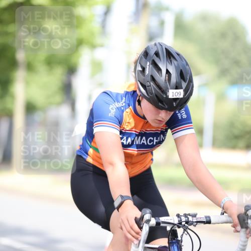 11.08.2024 - GEWOBA Citytriathlon Bremen H.Heesch http://msf.ph/oto/6768467 11.08.2024 10:40:58 Radfahren 15, 32, 49, 55, 69, 80, 98, 109 meine-sportfotos.de