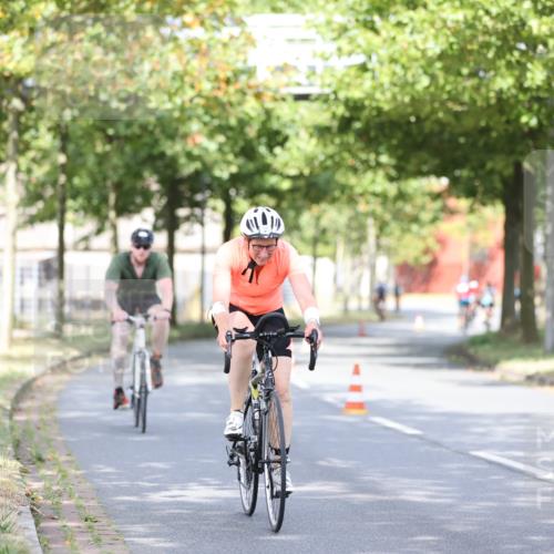 11.08.2024 - GEWOBA Citytriathlon Bremen H.Heesch http://msf.ph/oto/6768472 11.08.2024 10:40:59 Radfahren 15, 32, 49, 69, 80, 98, 109 meine-sportfotos.de
