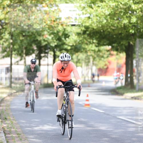 11.08.2024 - GEWOBA Citytriathlon Bremen H.Heesch http://msf.ph/oto/6768475 11.08.2024 10:40:59 Radfahren 15, 32, 49, 69, 80, 98, 109 meine-sportfotos.de