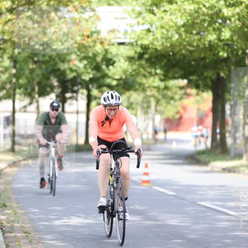 11.08.2024 - GEWOBA Citytriathlon Bremen H.Heesch http://msf.ph/oto/6768476 11.08.2024 10:40:59 Radfahren 15, 32, 49, 69, 80, 98, 109 meine-sportfotos.de