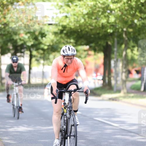 11.08.2024 - GEWOBA Citytriathlon Bremen H.Heesch http://msf.ph/oto/6768491 11.08.2024 10:41:00 Radfahren 15, 32, 49, 69, 80, 84, 98, 109 meine-sportfotos.de