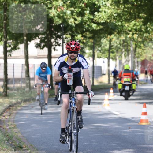 11.08.2024 - GEWOBA Citytriathlon Bremen H.Heesch http://msf.ph/oto/6768495 11.08.2024 10:23:52 Radfahren 17, 21, 23, 32, 37, 50, 51, 70, 116 meine-sportfotos.de