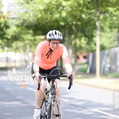 11.08.2024 - GEWOBA Citytriathlon Bremen H.Heesch http://msf.ph/oto/6768506 11.08.2024 10:41:00 Radfahren 15, 32, 49, 69, 80, 84, 98, 109 meine-sportfotos.de