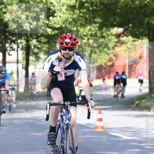 11.08.2024 - GEWOBA Citytriathlon Bremen H.Heesch http://msf.ph/oto/6768507 11.08.2024 10:23:52 Radfahren 17, 21, 23, 32, 37, 50, 51, 70, 116 meine-sportfotos.de