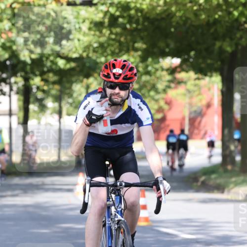 11.08.2024 - GEWOBA Citytriathlon Bremen H.Heesch http://msf.ph/oto/6768514 11.08.2024 10:23:52 Radfahren 17, 21, 23, 32, 37, 50, 51, 70, 116 meine-sportfotos.de