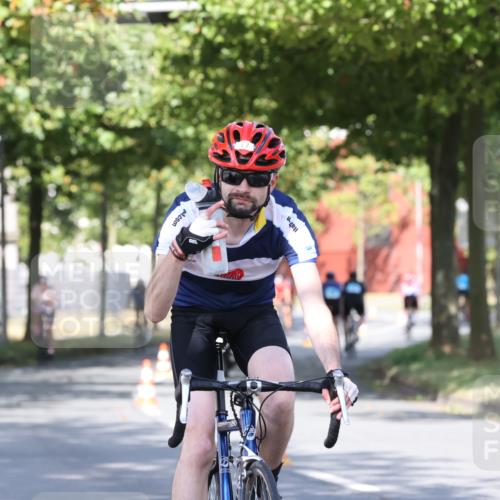 11.08.2024 - GEWOBA Citytriathlon Bremen H.Heesch http://msf.ph/oto/6768519 11.08.2024 10:23:52 Radfahren 17, 21, 23, 32, 37, 50, 51, 70, 116 meine-sportfotos.de