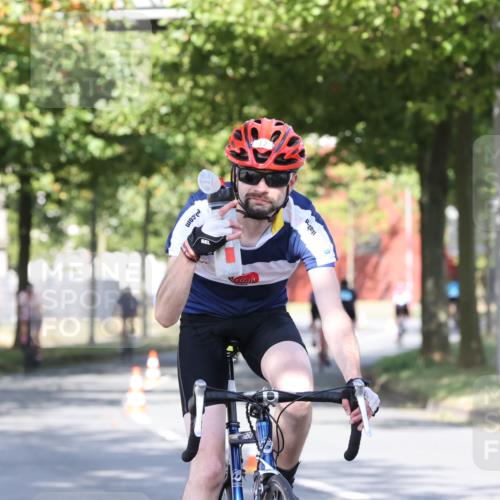 11.08.2024 - GEWOBA Citytriathlon Bremen H.Heesch http://msf.ph/oto/6768522 11.08.2024 10:23:52 Radfahren 17, 21, 23, 32, 37, 50, 51, 70, 116 meine-sportfotos.de