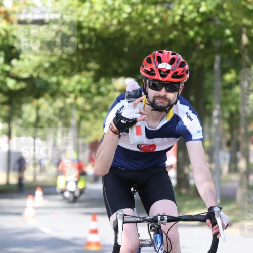 11.08.2024 - GEWOBA Citytriathlon Bremen H.Heesch http://msf.ph/oto/6768535 11.08.2024 10:23:53 Radfahren 17, 21, 23, 32, 37, 50, 51, 70, 116 meine-sportfotos.de