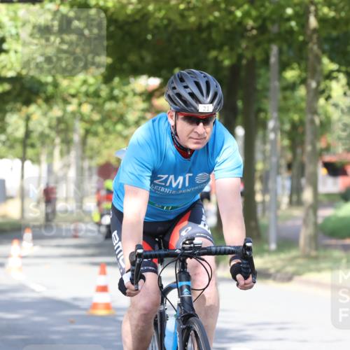 11.08.2024 - GEWOBA Citytriathlon Bremen H.Heesch http://msf.ph/oto/6768547 11.08.2024 10:23:55 Radfahren 17, 21, 23, 32, 37, 50, 51, 70, 116 meine-sportfotos.de