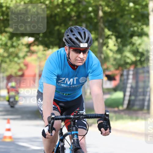 11.08.2024 - GEWOBA Citytriathlon Bremen H.Heesch http://msf.ph/oto/6768555 11.08.2024 10:23:55 Radfahren 17, 21, 23, 32, 37, 50, 51, 70, 116 meine-sportfotos.de