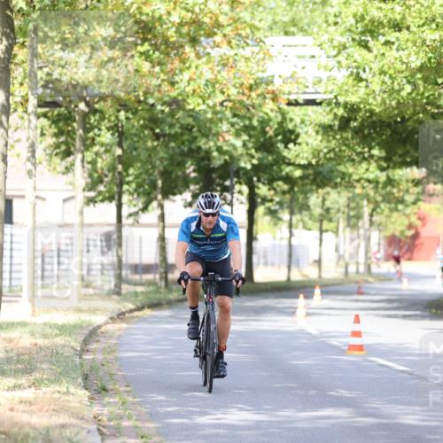 11.08.2024 - GEWOBA Citytriathlon Bremen H.Heesch http://msf.ph/oto/6768569 11.08.2024 10:41:09 Radfahren 15, 34, 69, 84, 98 meine-sportfotos.de