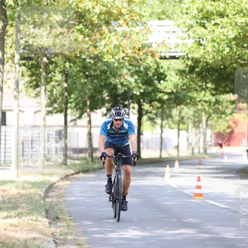 11.08.2024 - GEWOBA Citytriathlon Bremen H.Heesch http://msf.ph/oto/6768573 11.08.2024 10:41:09 Radfahren 15, 34, 69, 84, 98 meine-sportfotos.de