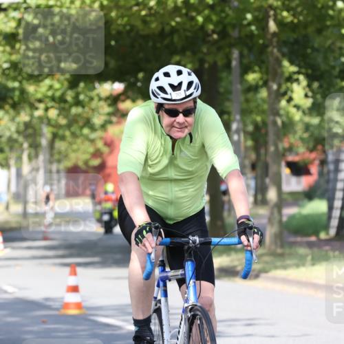 11.08.2024 - GEWOBA Citytriathlon Bremen H.Heesch http://msf.ph/oto/6768574 11.08.2024 10:23:56 Radfahren 17, 21, 23, 32, 37, 50, 51, 70, 101, 116 meine-sportfotos.de
