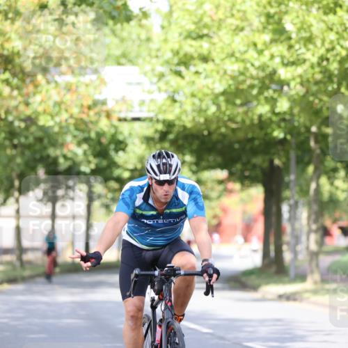 11.08.2024 - GEWOBA Citytriathlon Bremen H.Heesch http://msf.ph/oto/6768576 11.08.2024 10:41:10 Radfahren 15, 34, 69, 84 meine-sportfotos.de