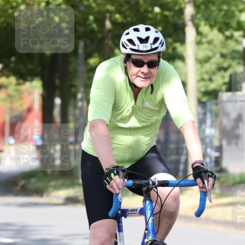 11.08.2024 - GEWOBA Citytriathlon Bremen H.Heesch http://msf.ph/oto/6768587 11.08.2024 10:23:56 Radfahren 17, 21, 23, 32, 37, 50, 51, 70, 101, 116 meine-sportfotos.de