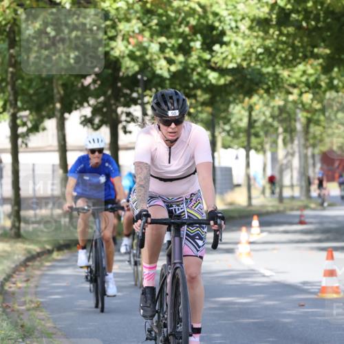 11.08.2024 - GEWOBA Citytriathlon Bremen H.Heesch http://msf.ph/oto/6768592 11.08.2024 10:24:00 Radfahren 17, 21, 23, 37, 44, 50, 51, 70, 101, 116 meine-sportfotos.de