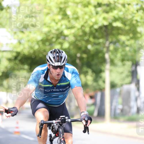 11.08.2024 - GEWOBA Citytriathlon Bremen H.Heesch http://msf.ph/oto/6768601 11.08.2024 10:41:10 Radfahren 15, 34, 69, 84 meine-sportfotos.de