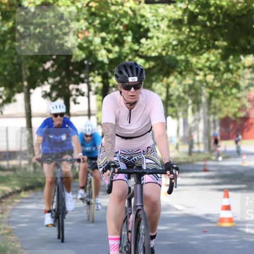 11.08.2024 - GEWOBA Citytriathlon Bremen H.Heesch http://msf.ph/oto/6768602 11.08.2024 10:24:00 Radfahren 17, 21, 23, 37, 44, 50, 51, 70, 101, 116 meine-sportfotos.de