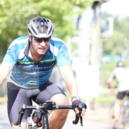 11.08.2024 - GEWOBA Citytriathlon Bremen H.Heesch http://msf.ph/oto/6768616 11.08.2024 10:41:10 Radfahren 15, 34, 69, 84 meine-sportfotos.de