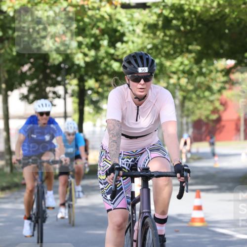 11.08.2024 - GEWOBA Citytriathlon Bremen H.Heesch http://msf.ph/oto/6768618 11.08.2024 10:24:00 Radfahren 17, 21, 23, 37, 44, 50, 51, 70, 101, 116 meine-sportfotos.de
