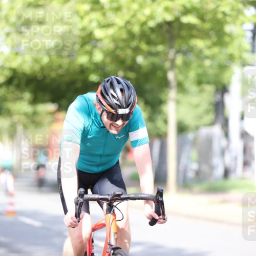 11.08.2024 - GEWOBA Citytriathlon Bremen H.Heesch http://msf.ph/oto/6768660 11.08.2024 10:41:15 Radfahren 15, 34, 84 meine-sportfotos.de