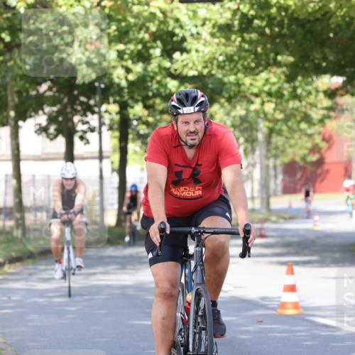11.08.2024 - GEWOBA Citytriathlon Bremen H.Heesch http://msf.ph/oto/6768697 11.08.2024 10:24:04 Radfahren 17, 21, 23, 33, 37, 44, 50, 51, 70, 80, 101, 116 meine-sportfotos.de