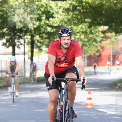 11.08.2024 - GEWOBA Citytriathlon Bremen H.Heesch http://msf.ph/oto/6768702 11.08.2024 10:24:04 Radfahren 17, 21, 23, 33, 37, 44, 50, 51, 70, 80, 101, 116 meine-sportfotos.de