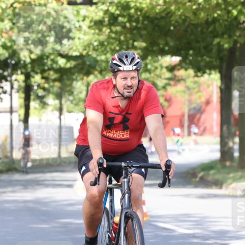 11.08.2024 - GEWOBA Citytriathlon Bremen H.Heesch http://msf.ph/oto/6768711 11.08.2024 10:24:04 Radfahren 17, 21, 23, 33, 37, 44, 50, 51, 70, 80, 101, 116 meine-sportfotos.de