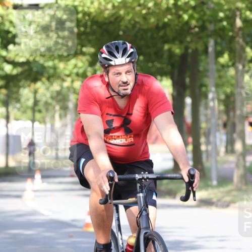 11.08.2024 - GEWOBA Citytriathlon Bremen H.Heesch http://msf.ph/oto/6768724 11.08.2024 10:24:04 Radfahren 17, 21, 23, 33, 37, 44, 50, 51, 70, 80, 101, 116 meine-sportfotos.de