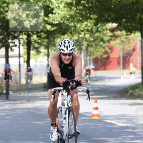 11.08.2024 - GEWOBA Citytriathlon Bremen H.Heesch http://msf.ph/oto/6768735 11.08.2024 10:24:06 Radfahren 23, 33, 37, 44, 50, 51, 70, 80, 101, 116 meine-sportfotos.de
