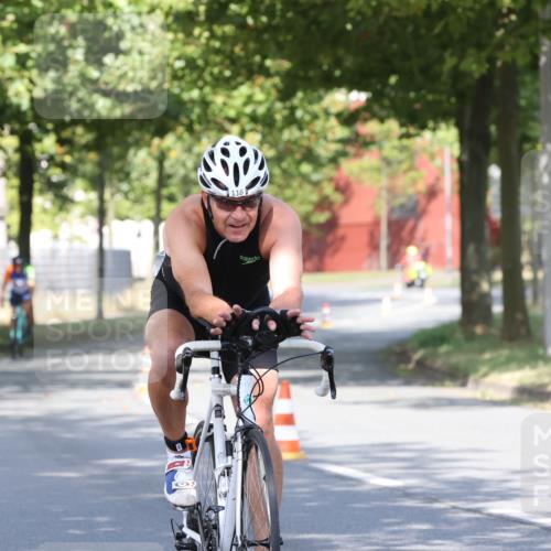 11.08.2024 - GEWOBA Citytriathlon Bremen H.Heesch http://msf.ph/oto/6768745 11.08.2024 10:24:06 Radfahren 23, 33, 37, 44, 50, 51, 70, 80, 101, 116 meine-sportfotos.de