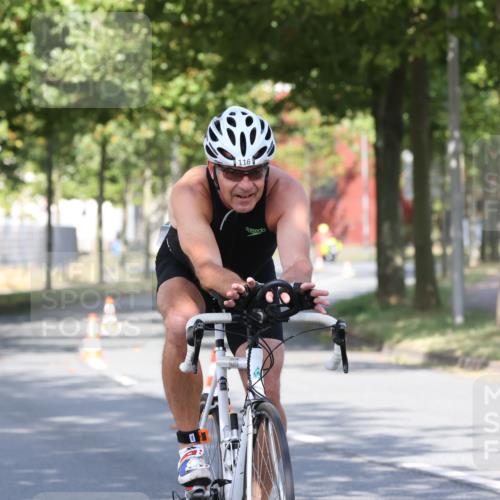 11.08.2024 - GEWOBA Citytriathlon Bremen H.Heesch http://msf.ph/oto/6768752 11.08.2024 10:24:06 Radfahren 23, 33, 37, 44, 50, 51, 70, 80, 101, 116 meine-sportfotos.de