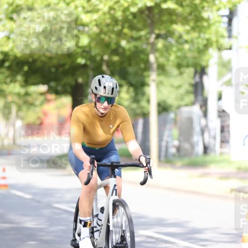 11.08.2024 - GEWOBA Citytriathlon Bremen H.Heesch http://msf.ph/oto/6768761 11.08.2024 10:41:37 Radfahren 7, 35, 47, 110 meine-sportfotos.de