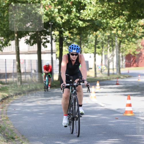 11.08.2024 - GEWOBA Citytriathlon Bremen H.Heesch http://msf.ph/oto/6768771 11.08.2024 10:24:10 Radfahren 23, 33, 37, 44, 51, 80, 101, 116 meine-sportfotos.de