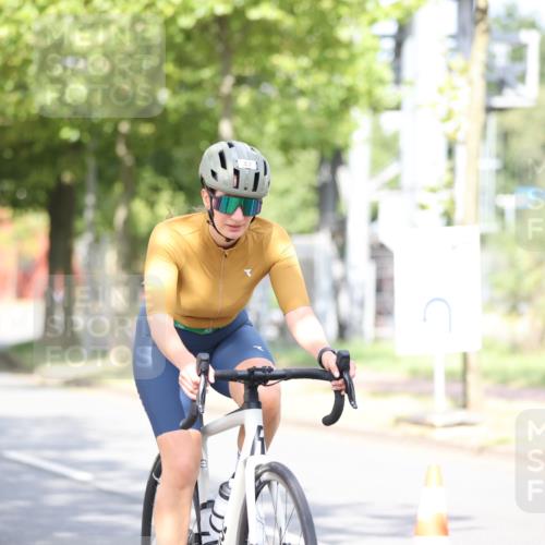 11.08.2024 - GEWOBA Citytriathlon Bremen H.Heesch http://msf.ph/oto/6768772 11.08.2024 10:41:37 Radfahren 7, 35, 47, 110 meine-sportfotos.de