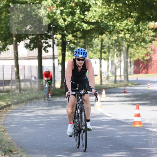 11.08.2024 - GEWOBA Citytriathlon Bremen H.Heesch http://msf.ph/oto/6768774 11.08.2024 10:24:10 Radfahren 23, 33, 37, 44, 51, 80, 101, 116 meine-sportfotos.de