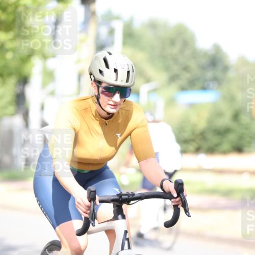 11.08.2024 - GEWOBA Citytriathlon Bremen H.Heesch http://msf.ph/oto/6768786 11.08.2024 10:41:37 Radfahren 7, 35, 47, 110 meine-sportfotos.de