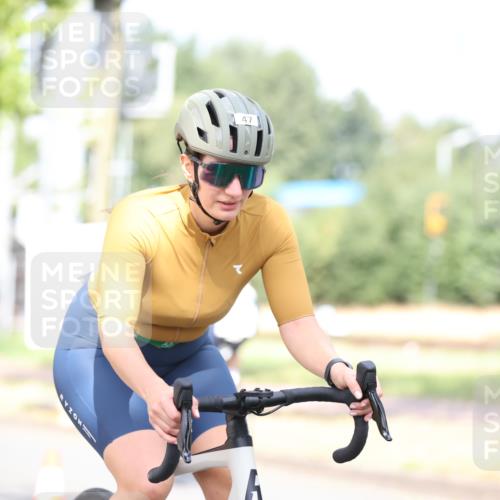 11.08.2024 - GEWOBA Citytriathlon Bremen H.Heesch http://msf.ph/oto/6768788 11.08.2024 10:41:37 Radfahren 7, 35, 47, 110 meine-sportfotos.de