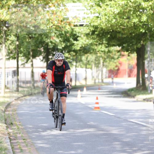 11.08.2024 - GEWOBA Citytriathlon Bremen H.Heesch http://msf.ph/oto/6768798 11.08.2024 10:41:39 Radfahren 7, 35, 47, 102, 110 meine-sportfotos.de