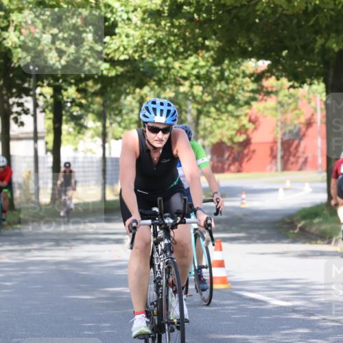 11.08.2024 - GEWOBA Citytriathlon Bremen H.Heesch http://msf.ph/oto/6768803 11.08.2024 10:24:10 Radfahren 23, 33, 37, 44, 51, 80, 101, 116 meine-sportfotos.de
