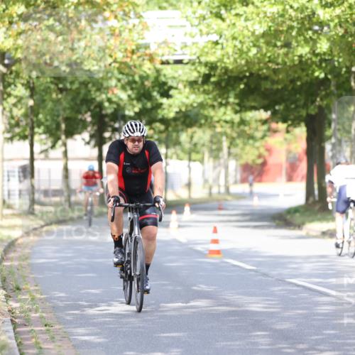 11.08.2024 - GEWOBA Citytriathlon Bremen H.Heesch http://msf.ph/oto/6768805 11.08.2024 10:41:39 Radfahren 7, 35, 47, 102, 110 meine-sportfotos.de