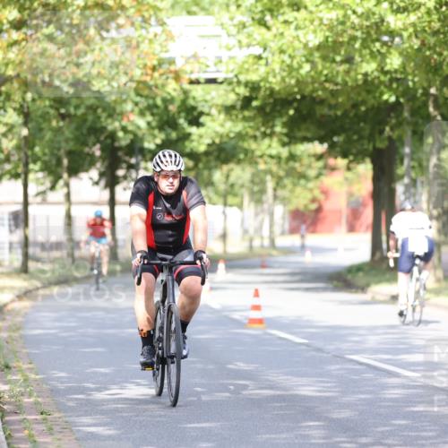 11.08.2024 - GEWOBA Citytriathlon Bremen H.Heesch http://msf.ph/oto/6768812 11.08.2024 10:41:39 Radfahren 7, 35, 47, 102, 110 meine-sportfotos.de