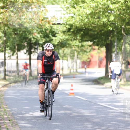 11.08.2024 - GEWOBA Citytriathlon Bremen H.Heesch http://msf.ph/oto/6768815 11.08.2024 10:41:39 Radfahren 7, 35, 47, 102, 110 meine-sportfotos.de