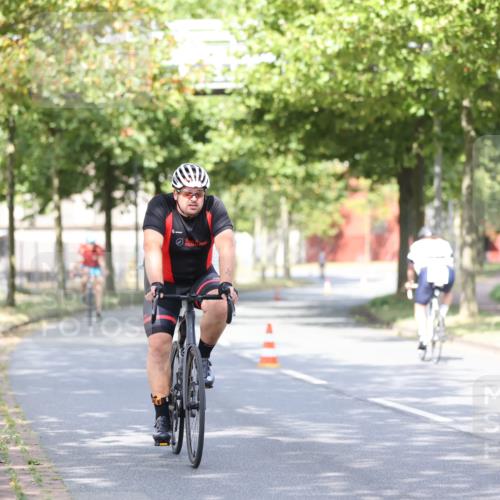11.08.2024 - GEWOBA Citytriathlon Bremen H.Heesch http://msf.ph/oto/6768818 11.08.2024 10:41:39 Radfahren 7, 35, 47, 102, 110 meine-sportfotos.de
